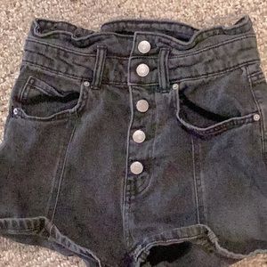 Wild Fable women’s size 4 button up black jean shorts
